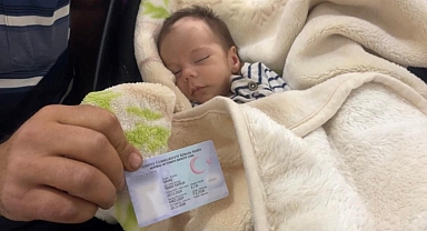 Antalya'da yeni doğan bebeğine Ferdi Tayfur ismini koydu
