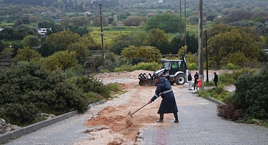 Çeşme'de Rekor Yağış! Belediye Ekipleri Sahada Seferber Oldu