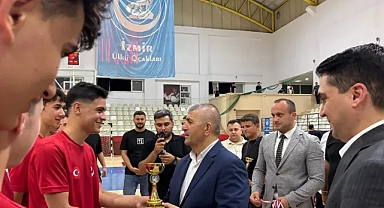 Ülkü Ocakları basketbol turnuvasında şampiyon Menemen oldu