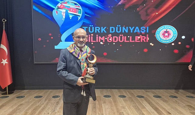 TARİHÇİ PROF. DR. OSMAN KARATAY’A “FUAT KÖPRÜLÜ TARİH ÖDÜLÜ” VERİLDİ