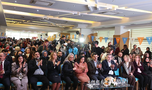 AK Parti İzmir Kadın Kolları'ndan birlik ve saha vurgusu