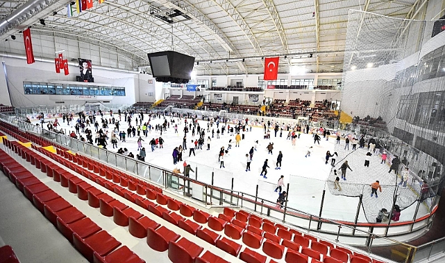 Büyükşehir’den öğrencilere yarıyıl tatilinde ücretsiz buz pisti